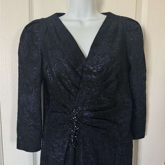 Teri Jon size 8 Embellished Jacquard Puff-Sleeve Gown - Picture 4 of 10